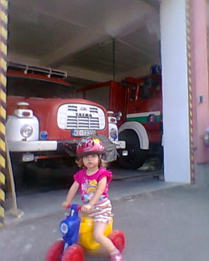 Aminkiná prvá exkurzia na hasičskej stanici